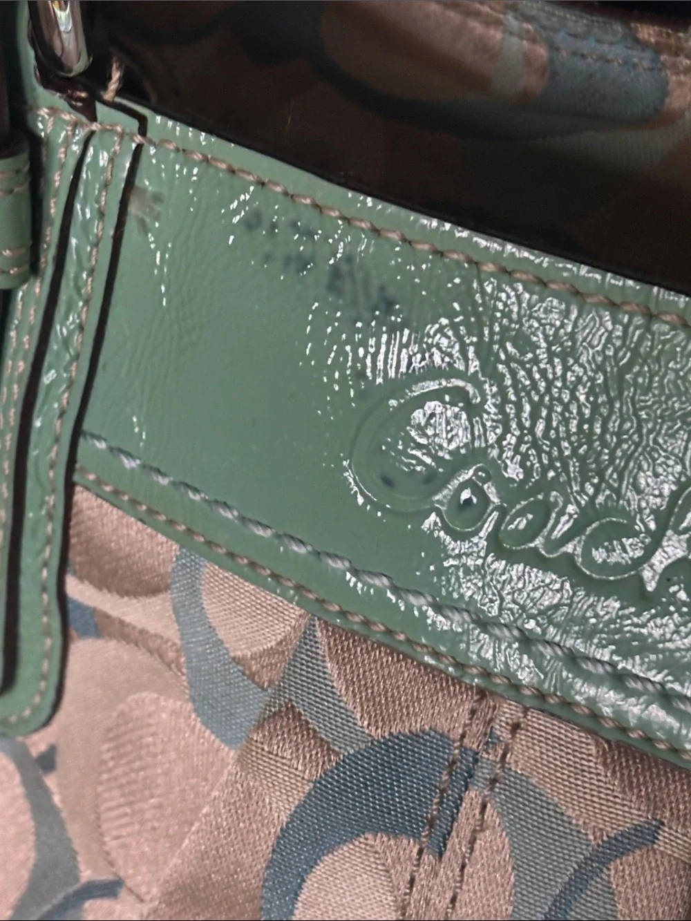 coach signature c with patent leather trim bag - Picture 2 of 3